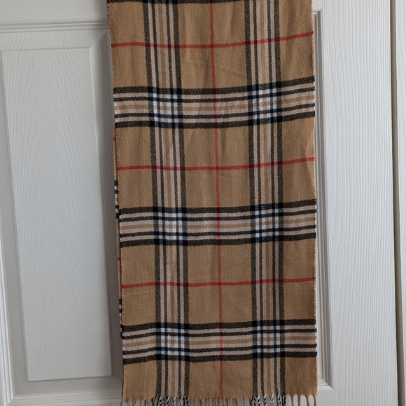 Merrino Wool Patterned Scarf - Picture 4 of 5